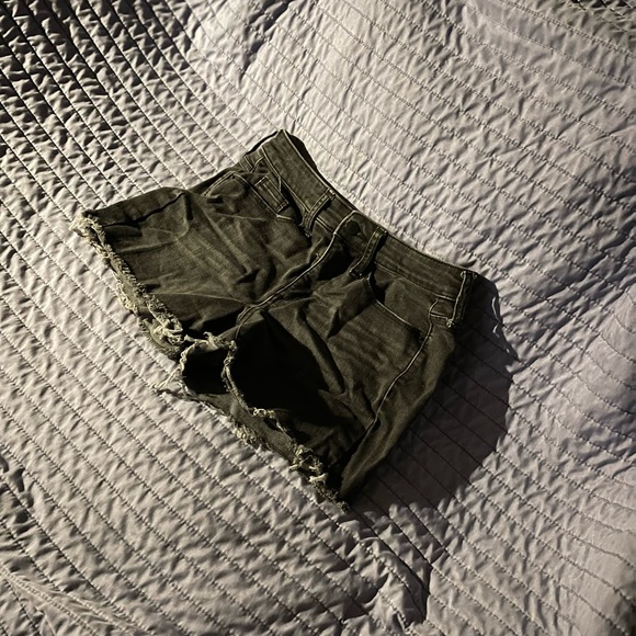 Universal Thread Shorts - Picture 4 of 8